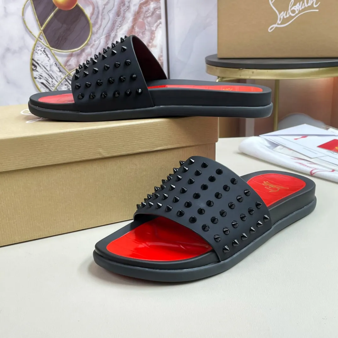 [CL red sole shoes] P: 340💰 size 38-45 Men’s classic slippers, made on the official website 1:1, the original factory specializes in original materials ➖ OEM 3D printed patterns, all hand-nailed and made ➖ Ultra-light non-slip outsole. Super fashionable and super comfortable, handsome on the feet, a must-have for men in summer! !